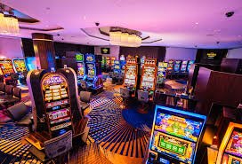 Tampilan layar Monopoly Live di aplikasi sunda777 dengan roda permainan dan opsi taruhan